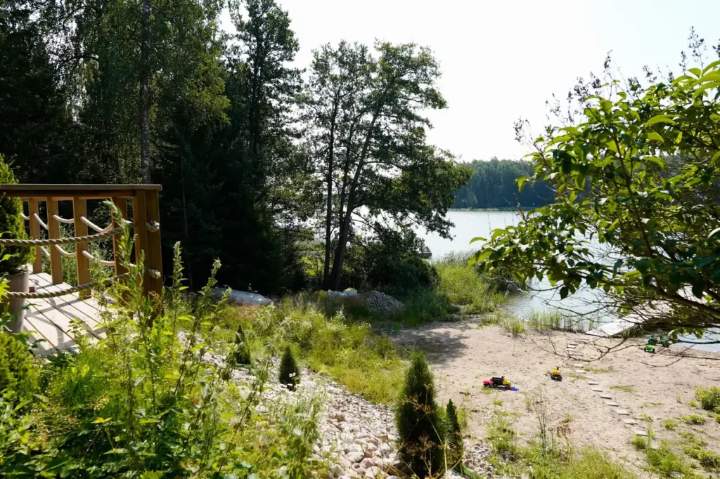 Tyhjä rantatontti